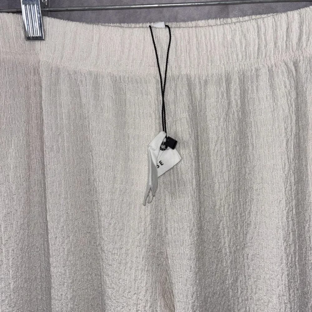 Miou Muse NEW Size Large Crinkle Cream Waist Stretch Crop Wide Leg Chic‎ Coastal